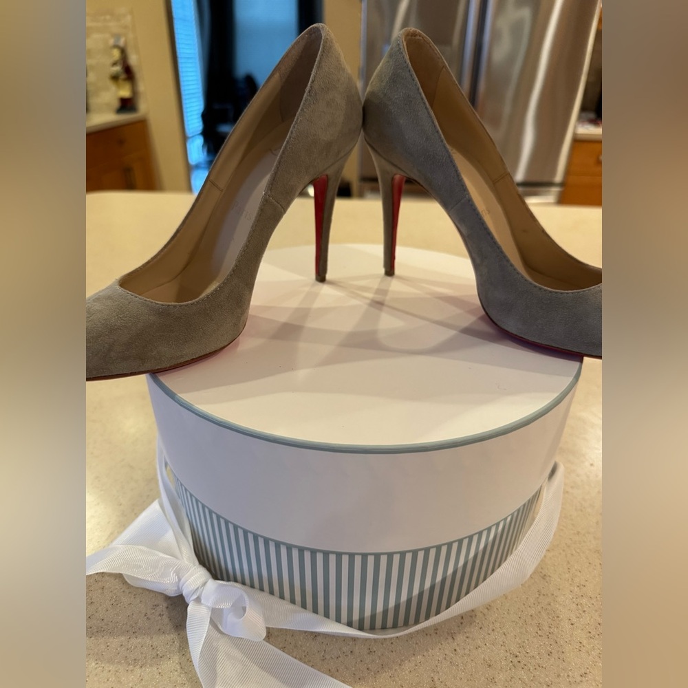 New Christian Louboutin, gray suede heels